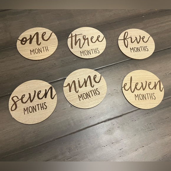 Wooden Monthly Photo Props - Picture 2 of 3